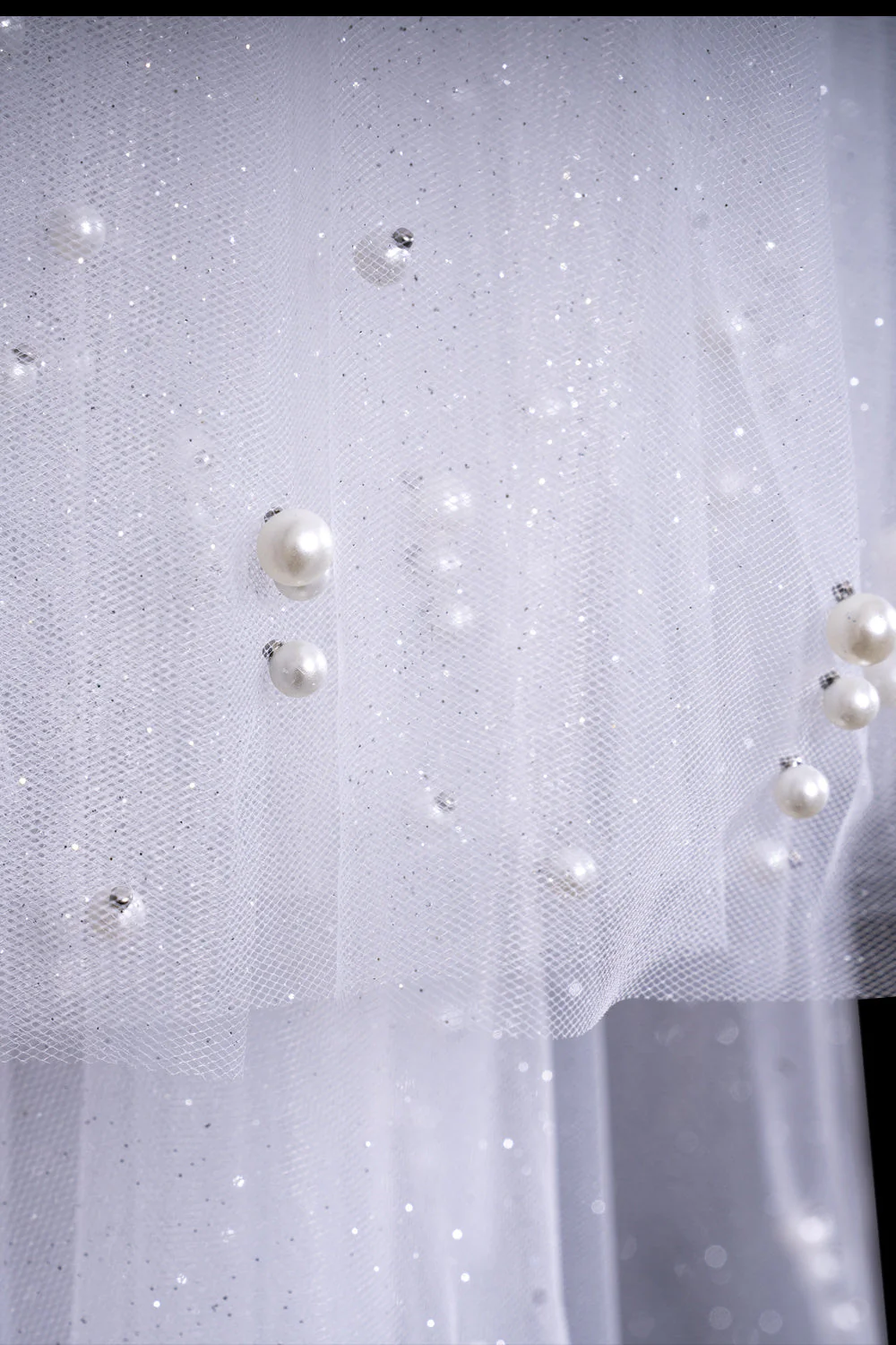 Dolores Simple With Pearls Wedding Veils - Image 2