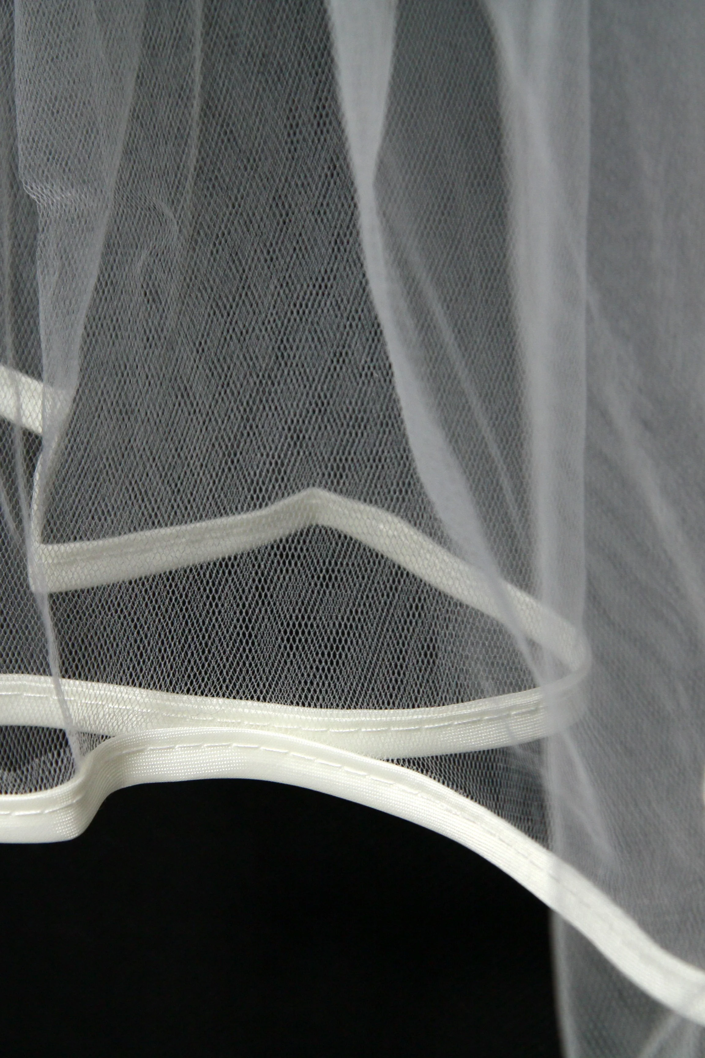 Dominic Trendy Wedding Veils - Image 2