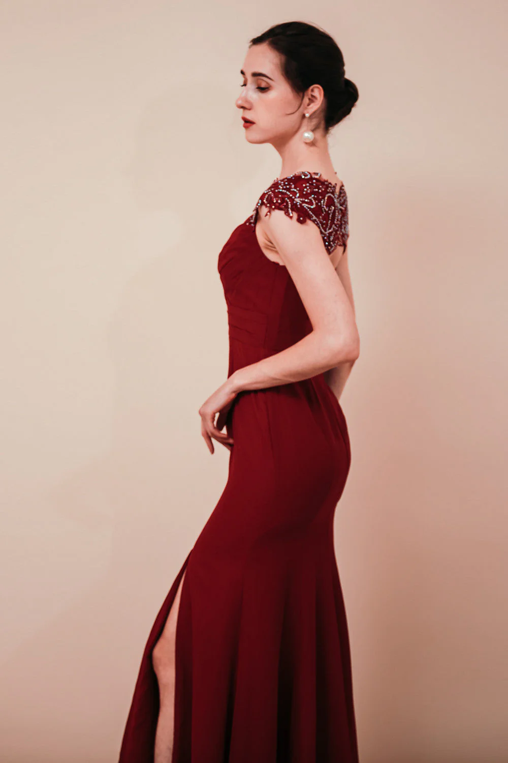 Burgundy Beaded Cap sleeves Chiffon Column Evening Dress - Image 4
