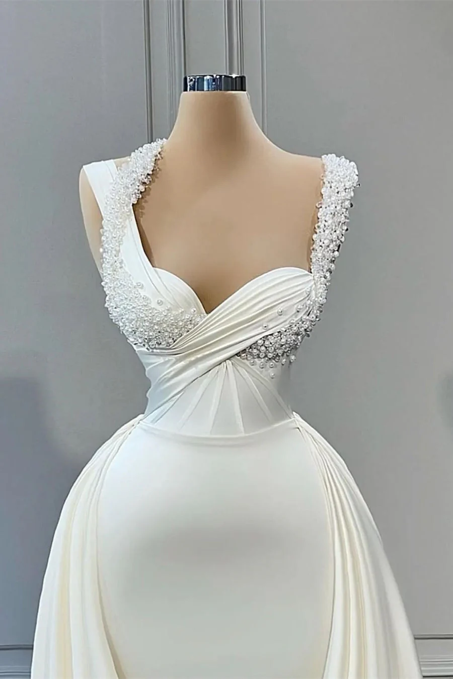 Glorious A-line Sleeveless Sweetheart Beading Bridal Dress - Image 2