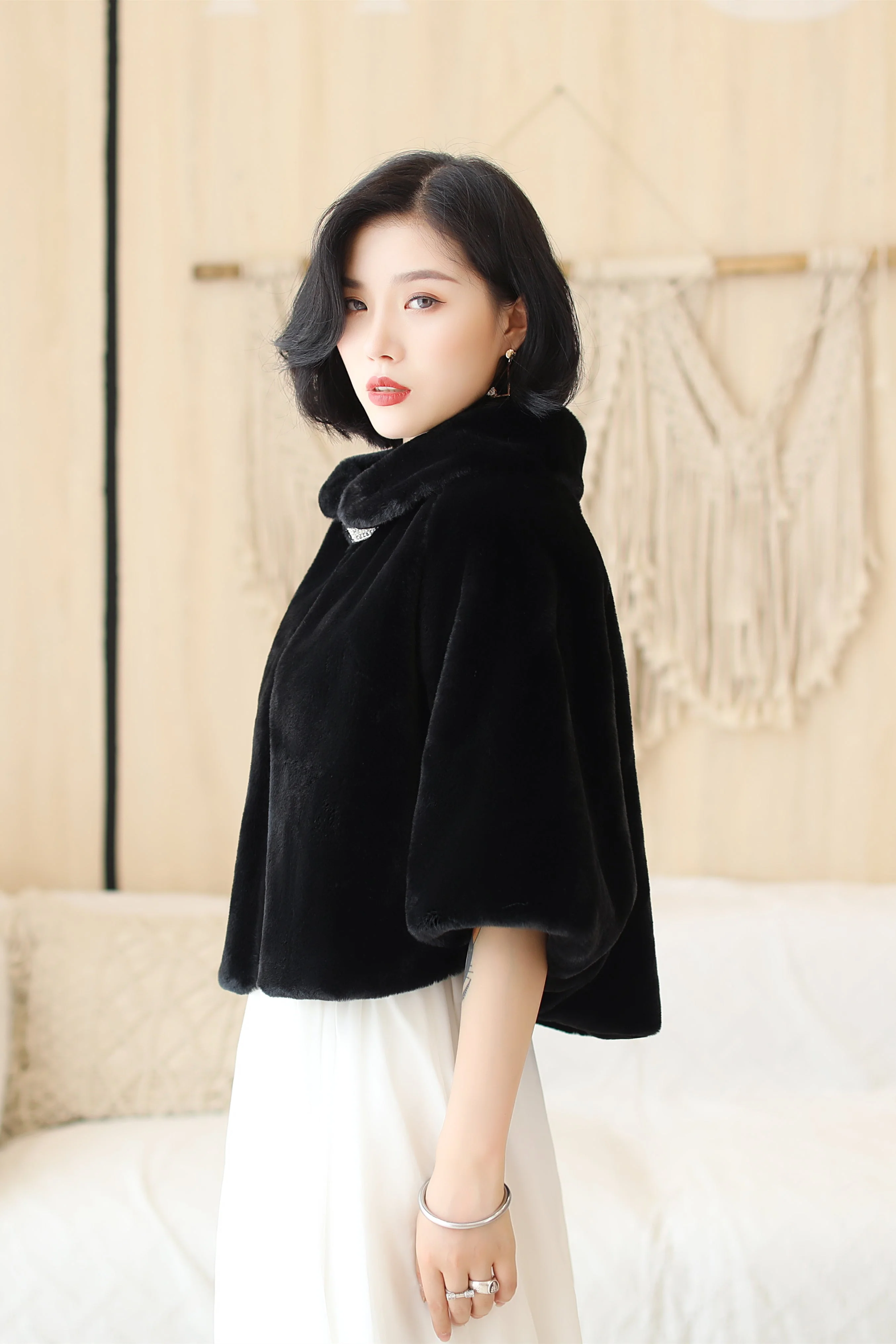 Elegant Black Korean-Style Mink Cashmere Outerwear Winter Wedding Warmth Coat - Image 2