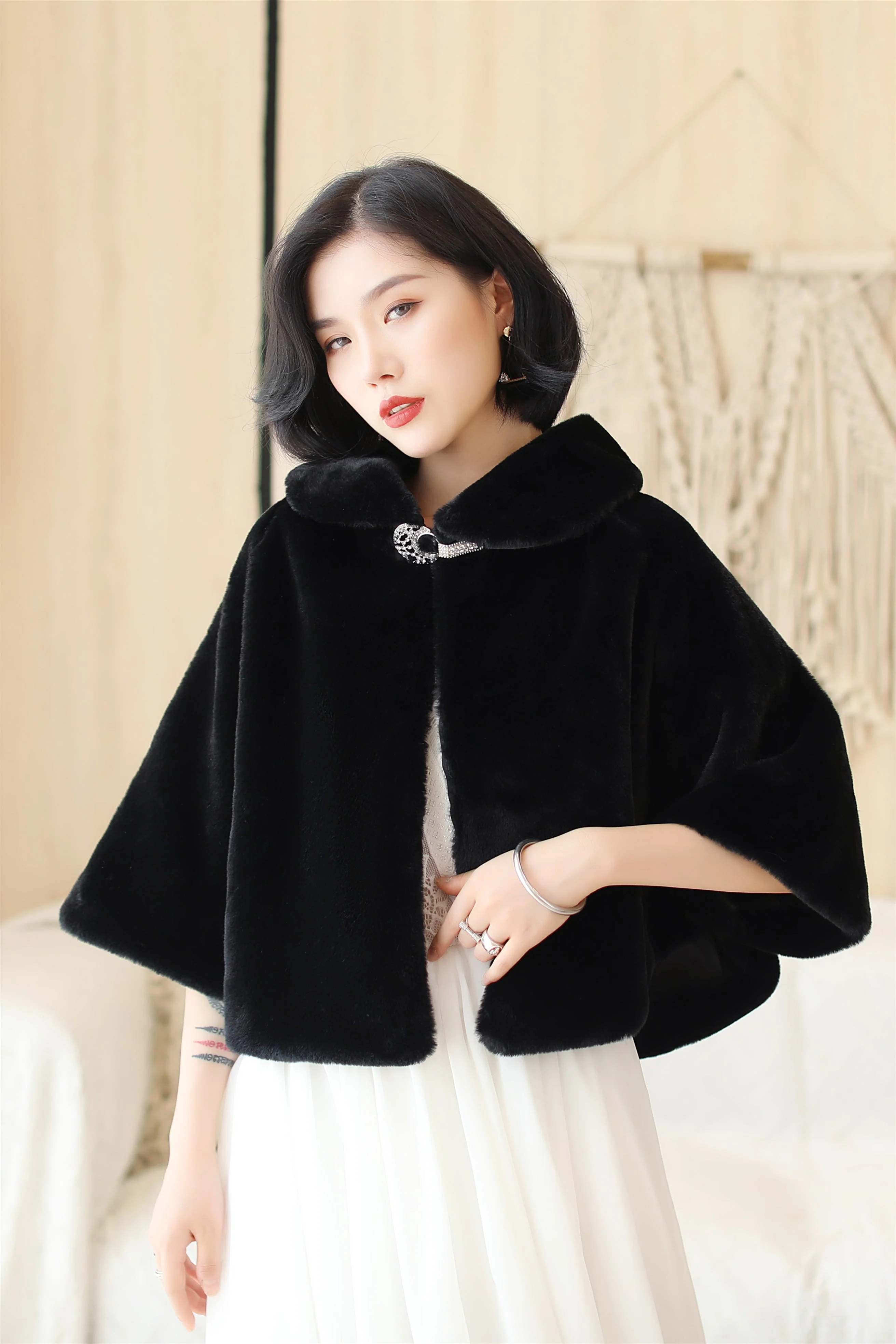 Elegant Black Korean-Style Mink Cashmere Outerwear Winter Wedding Warmth Coat - Image 3