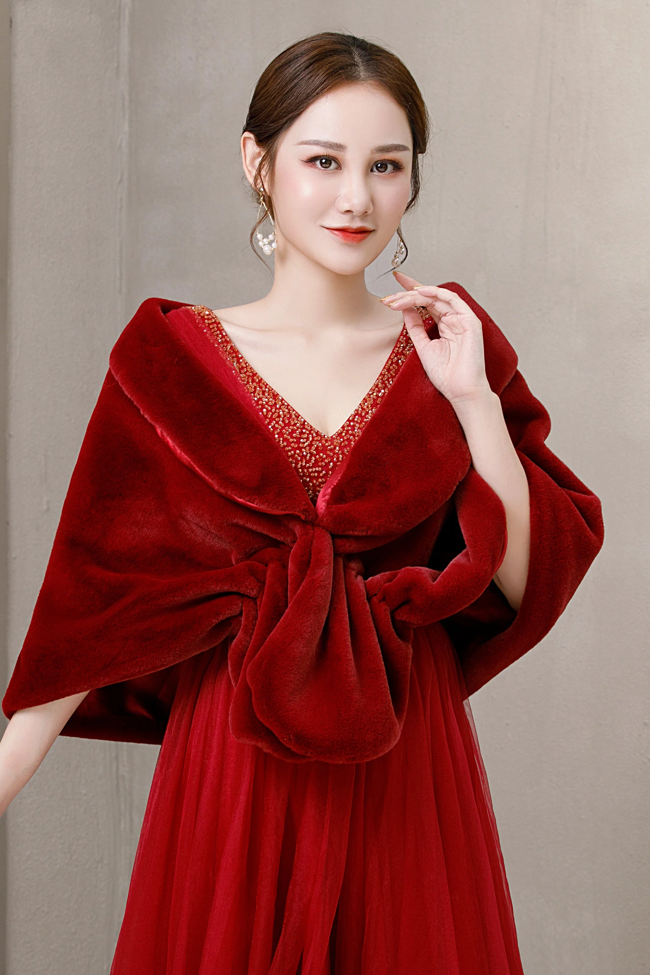 Elegant Burgundy Ears-Embellished Wedding Dress Shawl - Image 2
