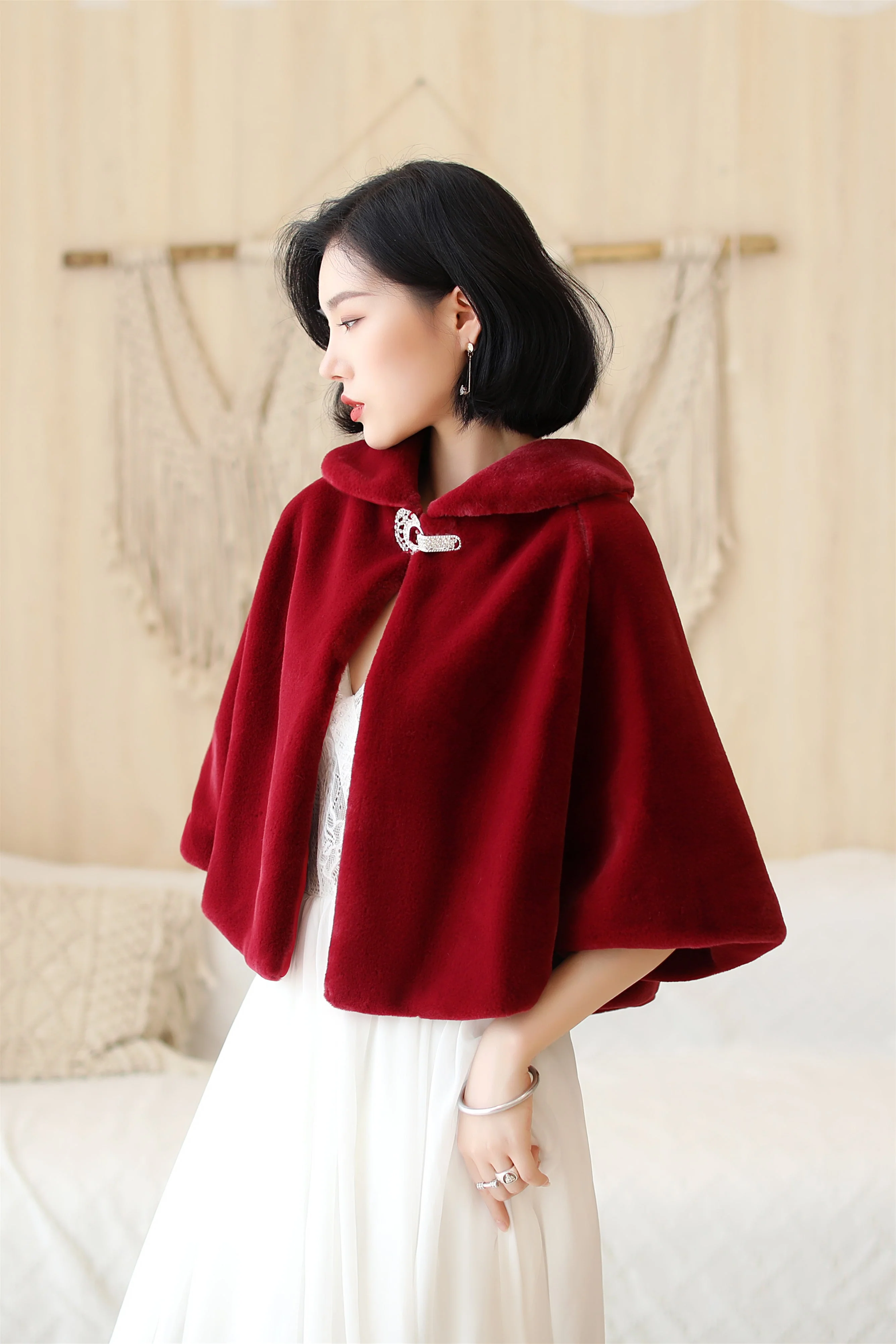 Elegant Burgundy Korean-Style Mink Cashmere Outerwear Winter Wedding Warmth Coat - Image 2