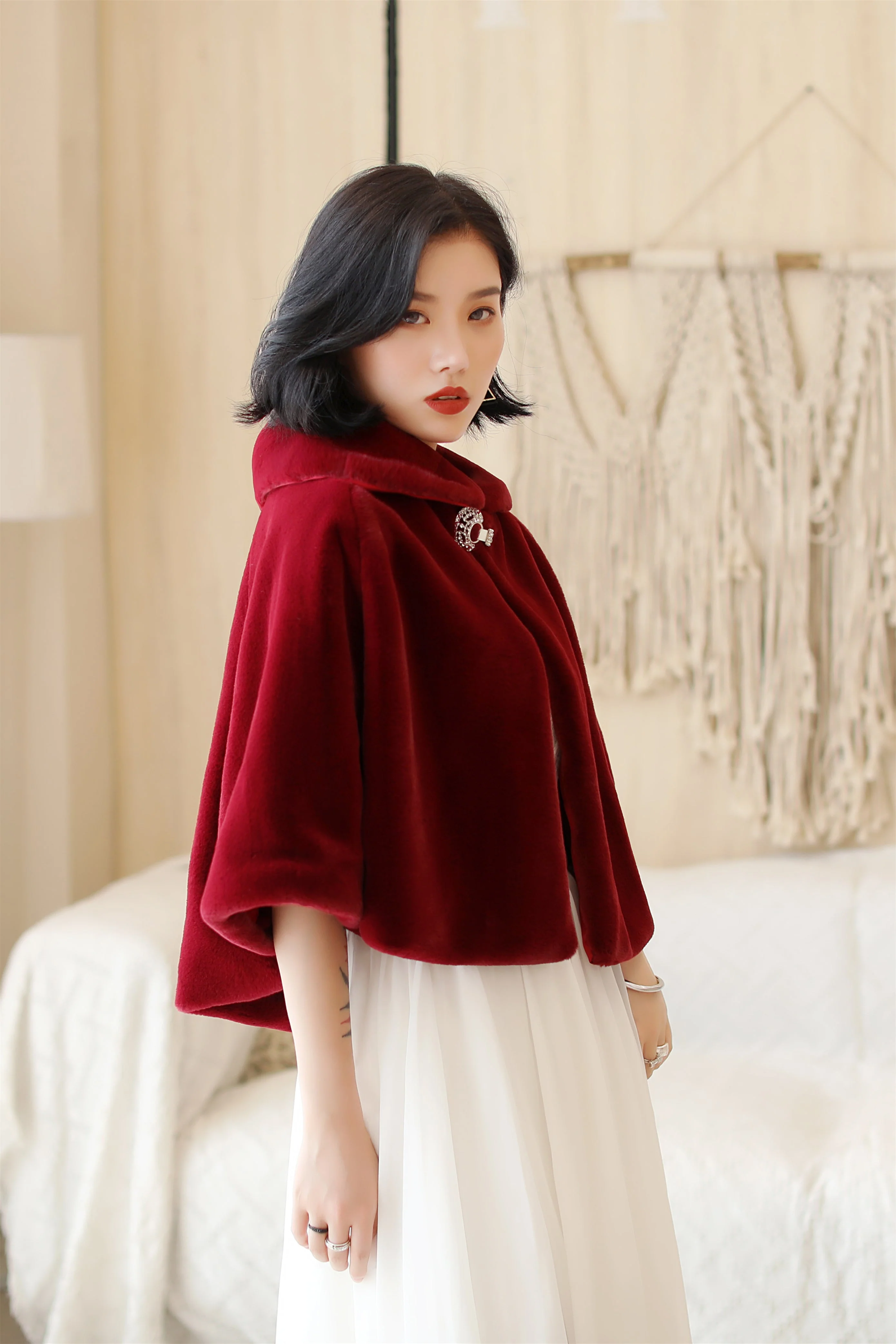 Elegant Burgundy Korean-Style Mink Cashmere Outerwear Winter Wedding Warmth Coat - Image 3
