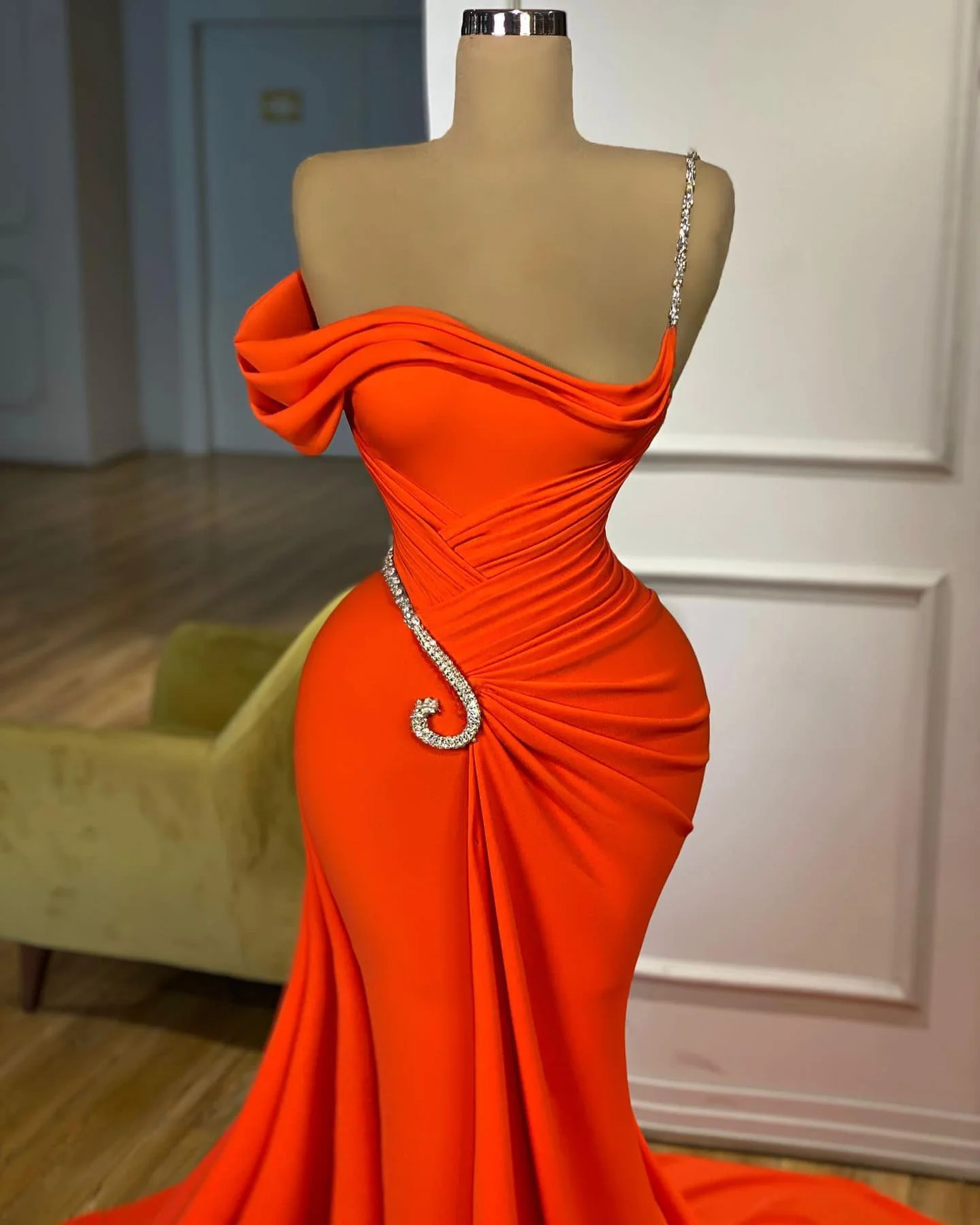 Charming One-should Sleeveless Mermaid Prom Dresses With Ruffles Long - Image 2