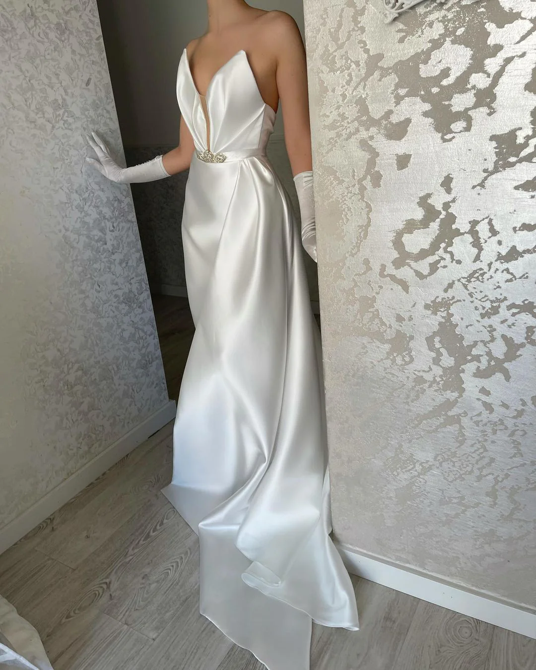 Charming V-neck Sleeveless Prom Dresses - Image 2
