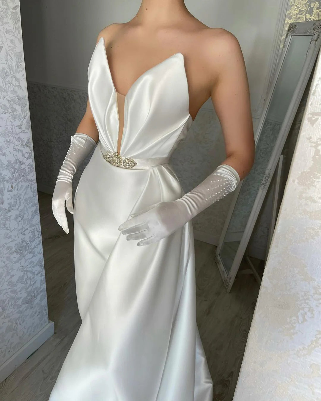 Charming V-neck Sleeveless Prom Dresses - Image 3