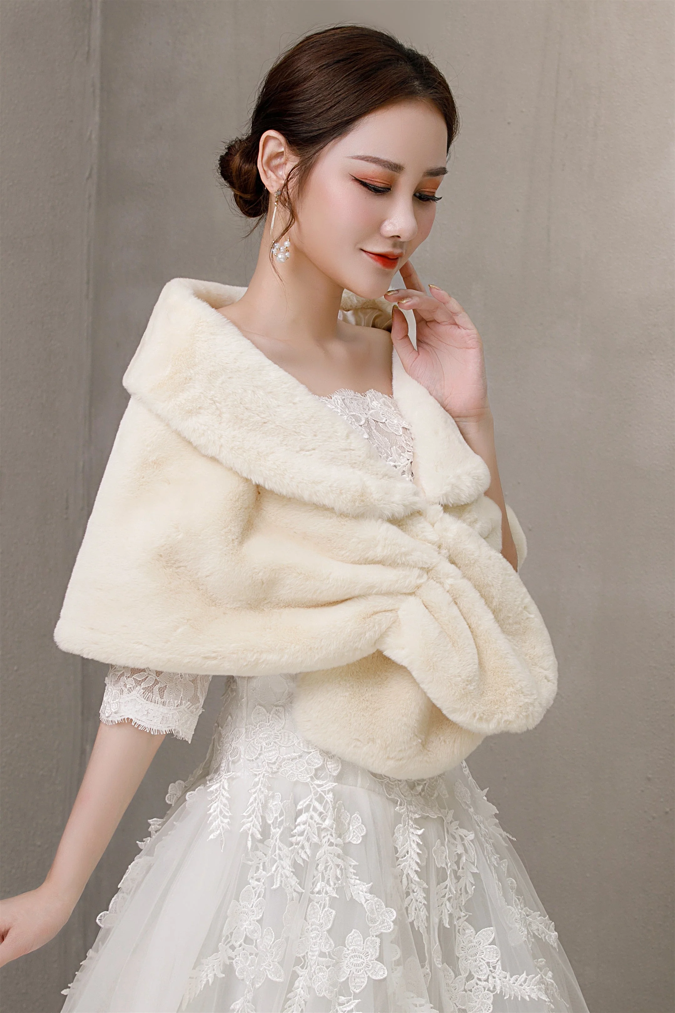 Elegant Khaki Ears-Trimmed Wedding Dress Shawl - Image 2