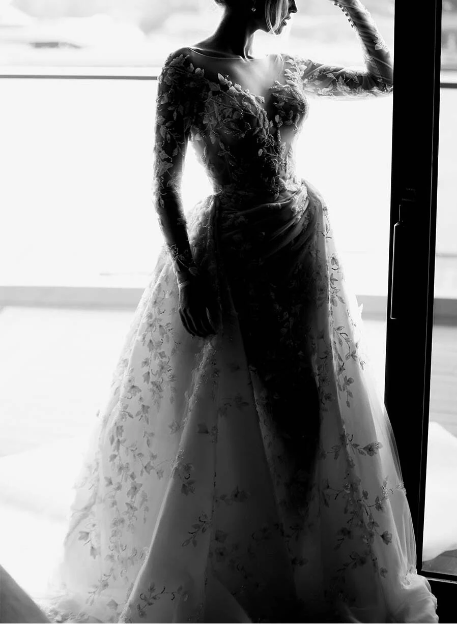 Elegant Lace Long Sleeve Wedding Dress Slit - Image 2