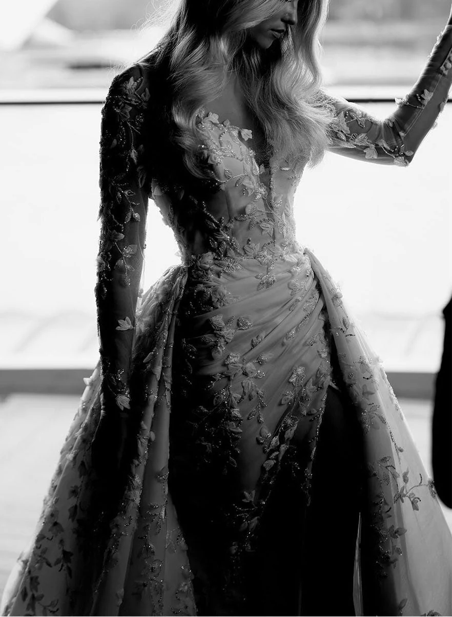Elegant Lace Long Sleeve Wedding Dress Slit - Image 4