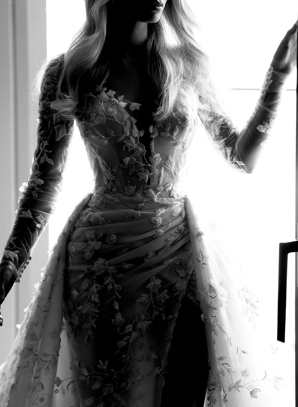 Elegant Lace Long Sleeve Wedding Dress Slit - Image 5