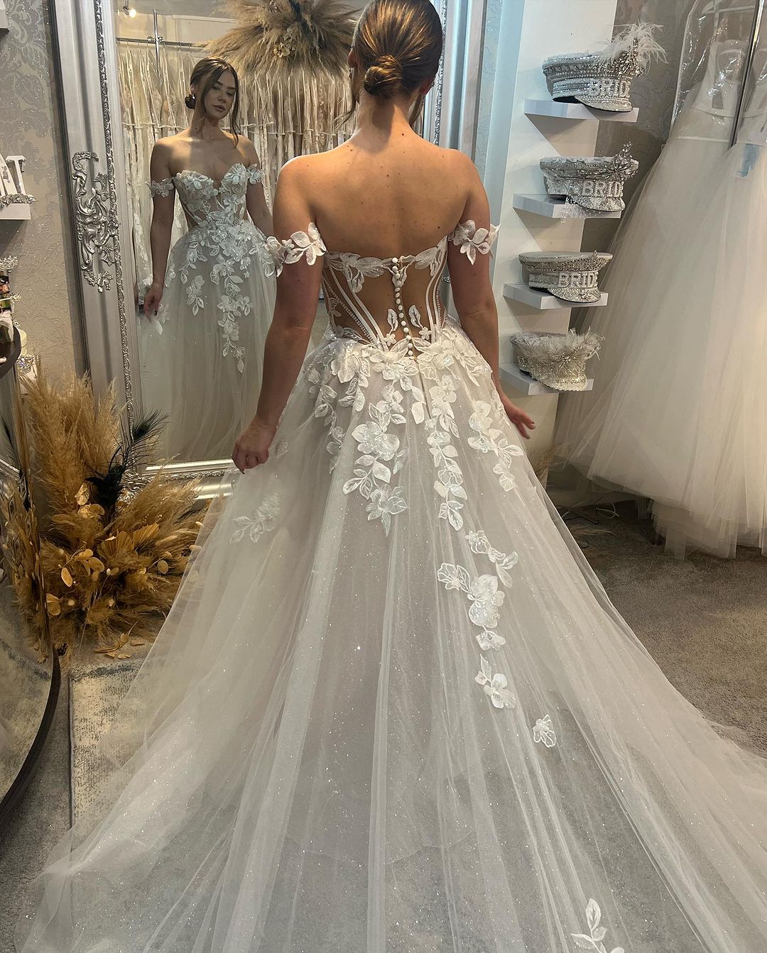 Classic Long A-line Off-the-shoulder Sweetheart Appliques Glitter Wedding Dress - Image 3