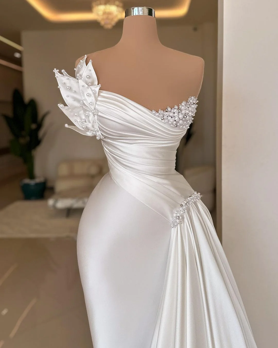 Classic Long Ivory Mermaid Sleeveless Satin Prom Dress With Pearls - Image 2