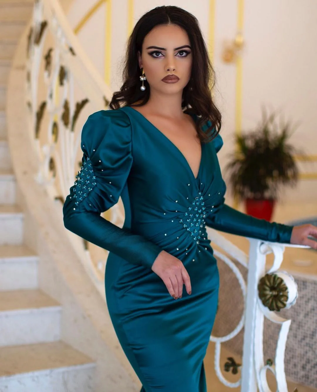 Charming Long Mermaid V-neck Beading Prom Dresses With Long Sleeves - Image 3