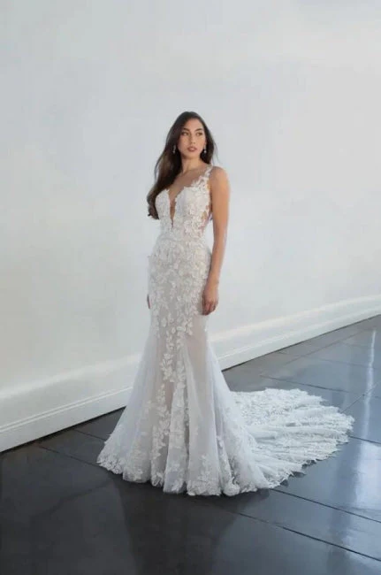 Gorgeous Long Mermaid V-neck Sleeveless Wedding Dresses With Lace - Image 2
