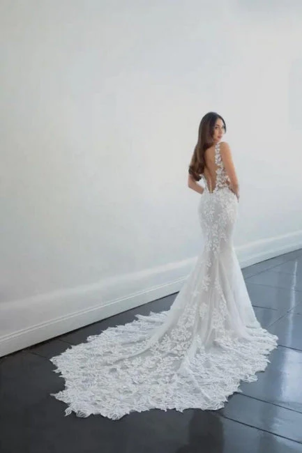 Gorgeous Long Mermaid V-neck Sleeveless Wedding Dresses With Lace - Image 3