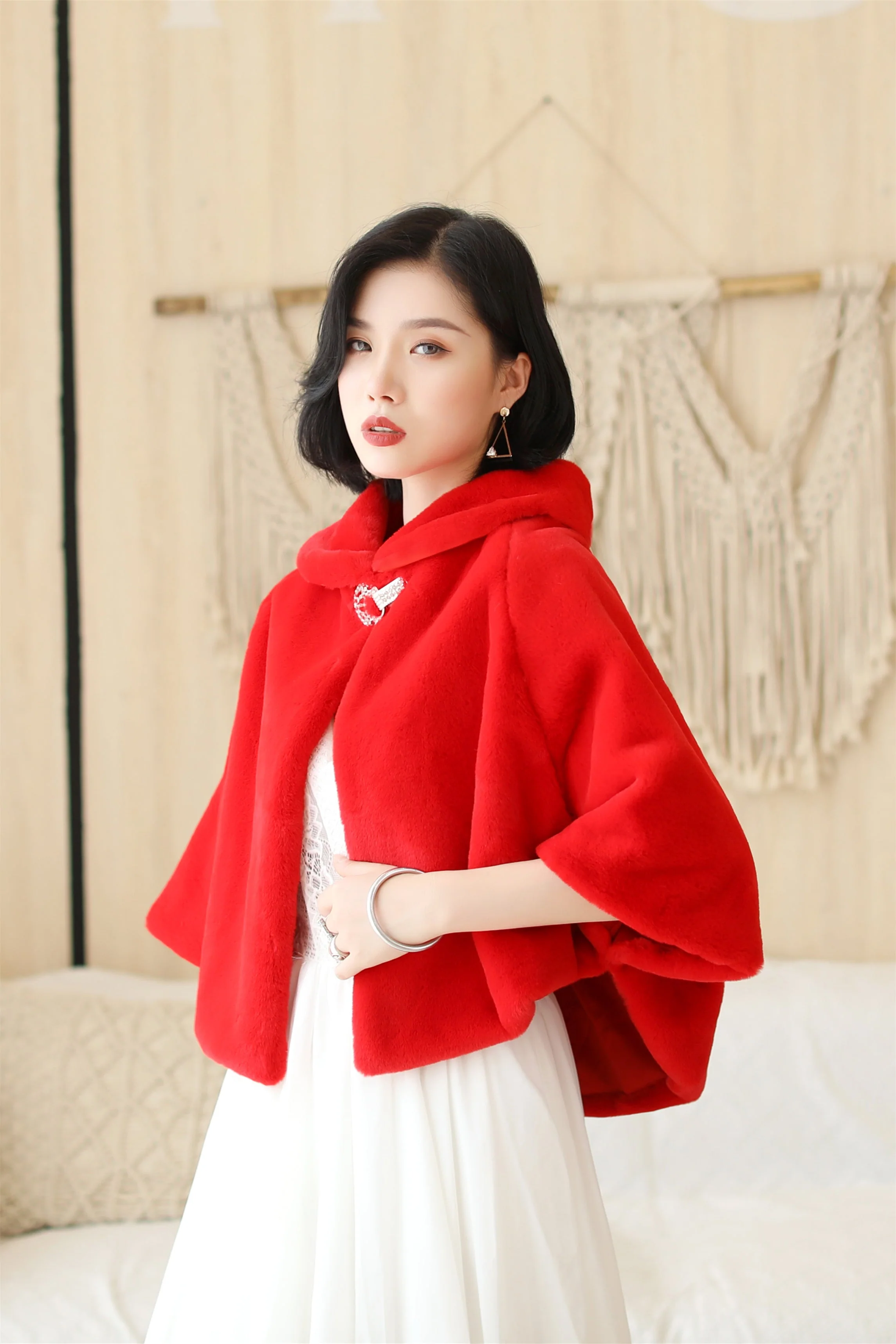 Elegant Red Korean-Style Mink Cashmere Outerwear Winter Wedding Warmth Coat - Image 2