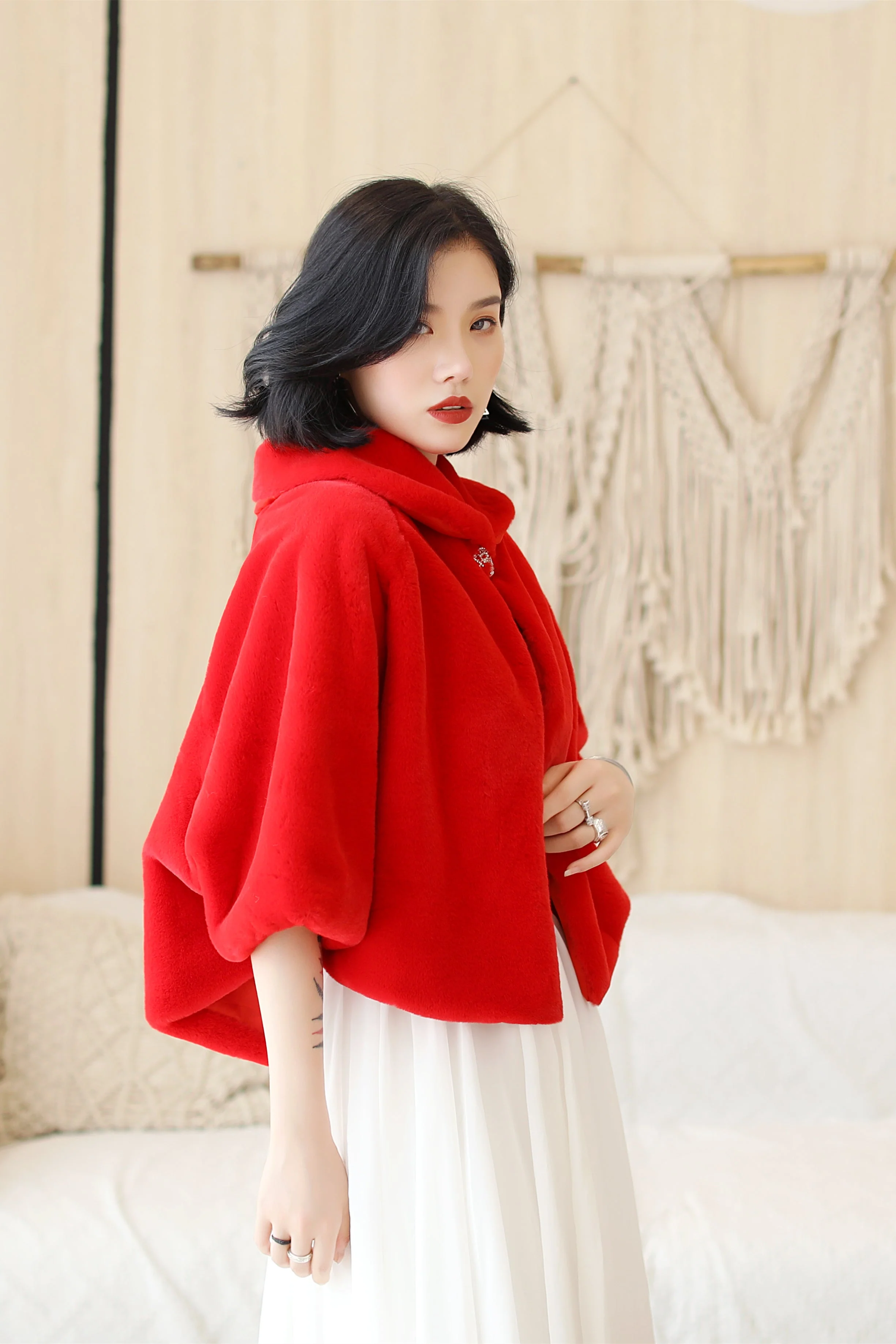 Elegant Red Korean-Style Mink Cashmere Outerwear Winter Wedding Warmth Coat - Image 5