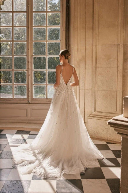 Fabulous Spaghetti-Straps Sleeveless Long Lace Wedding Dresses Online - Image 2