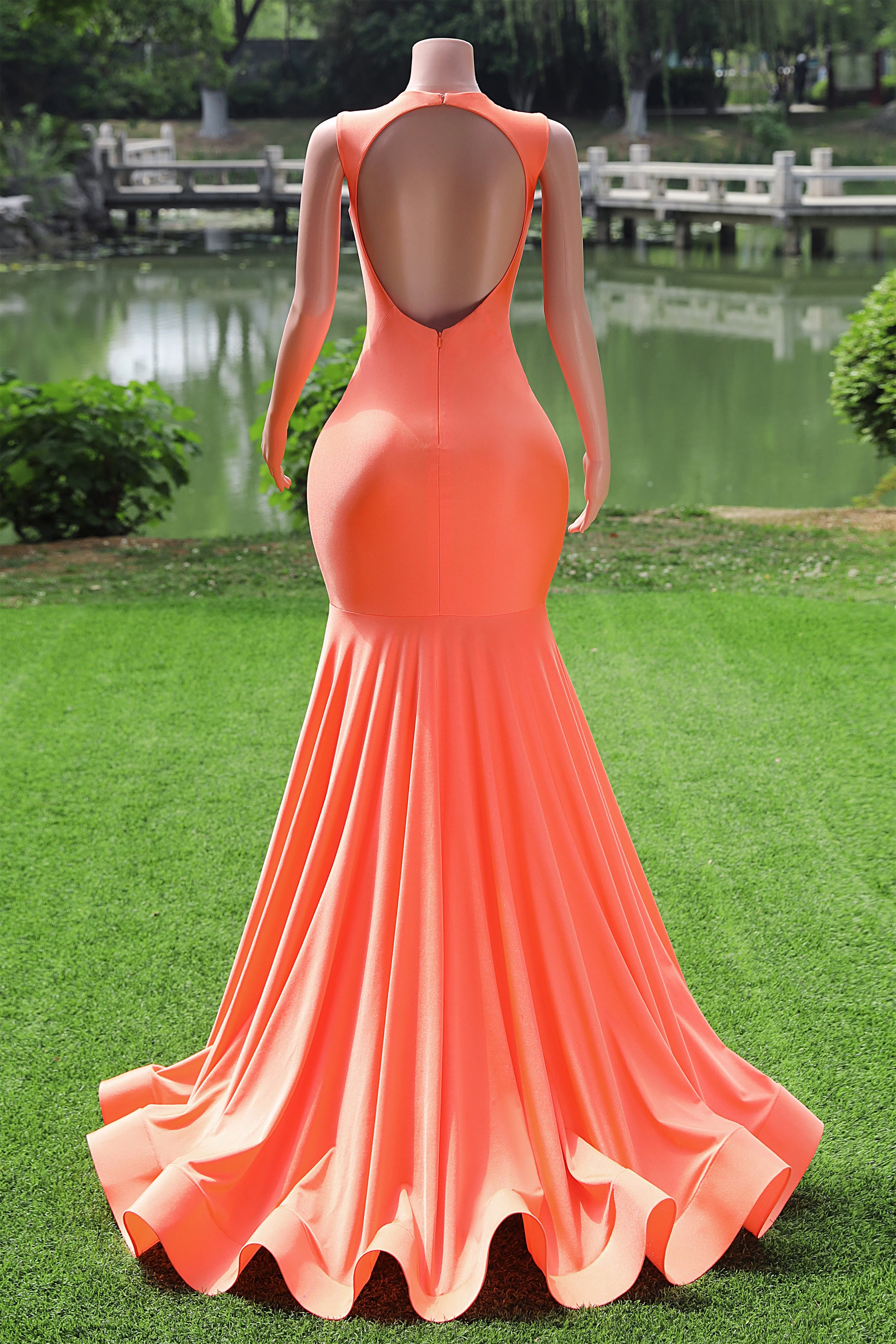 Elegant V-neck Orange Open Back Mermaid Floor Length Prom Dresses - Image 3