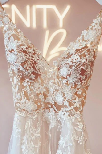 Fabulous Long V-Neck Sleeveless Lace Backless Wedding Dresses Online - Image 5