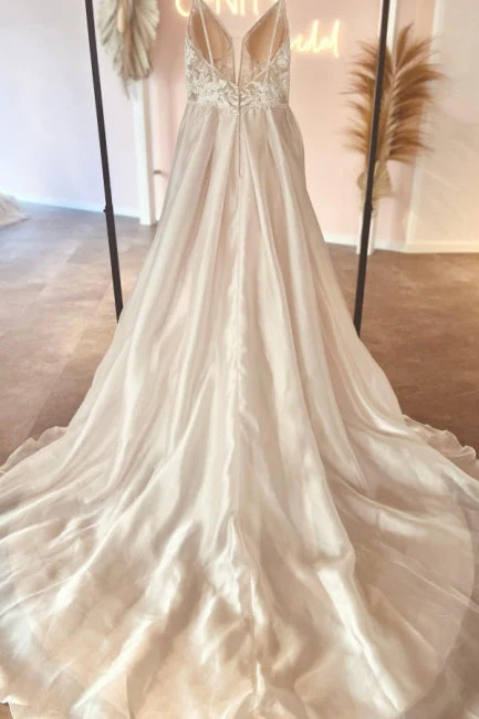 Fabulous V-Neck Spaghetti-Straps Sleeveless Long Lace Wedding Dresses Online - Image 2