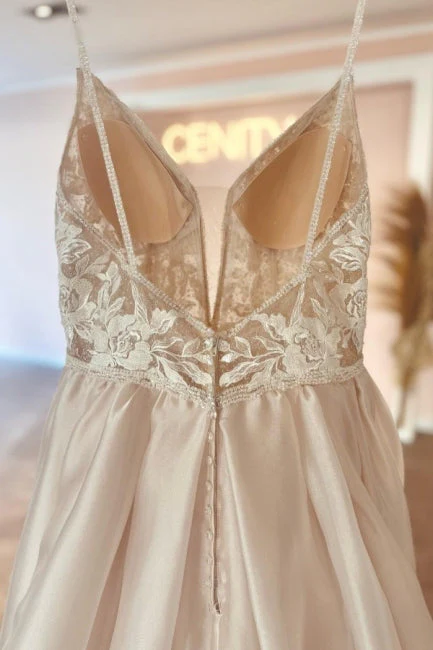 Fabulous V-Neck Spaghetti-Straps Sleeveless Long Lace Wedding Dresses Online - Image 4