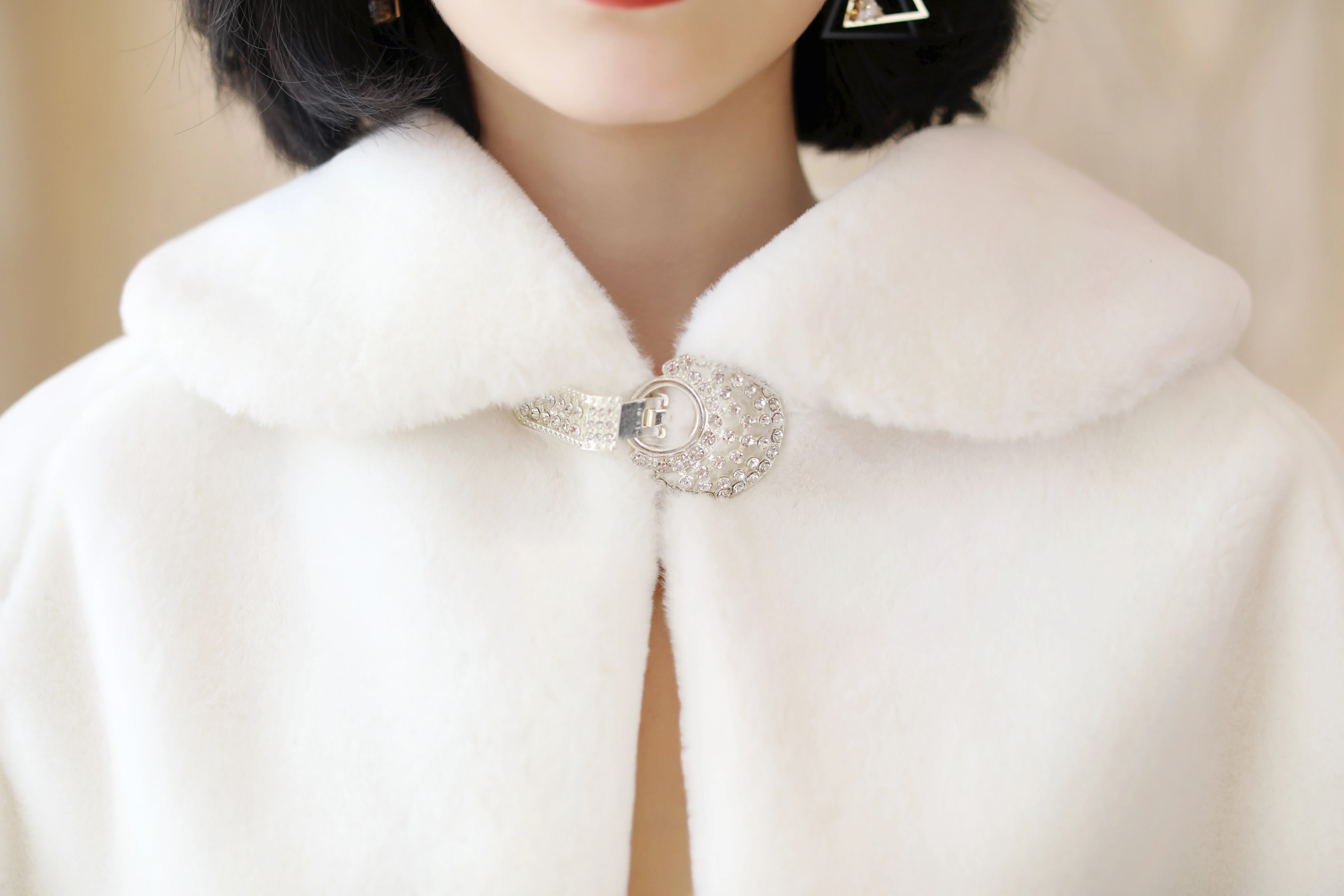 Elegant White Korean-Style Mink Cashmere Outerwear Winter Wedding Warmth Coat - Image 5