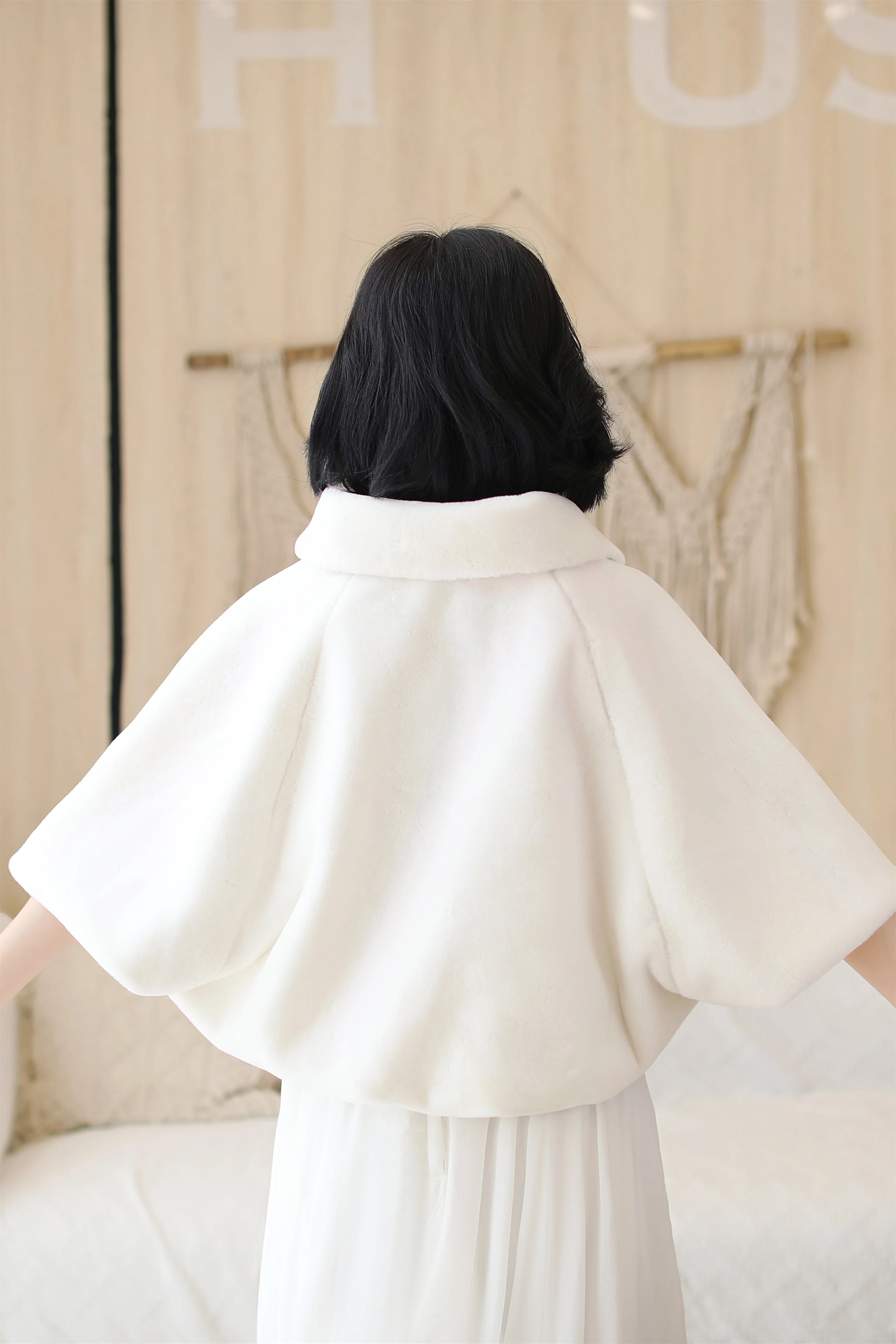 Elegant White Korean-Style Mink Cashmere Outerwear Winter Wedding Warmth Coat - Image 8