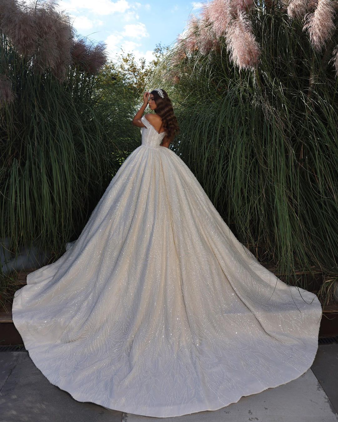 Classic Sweetheart Sleeveless Off-the-Shoulder Lace Wedding Dress With Ruffles Long - Image 2