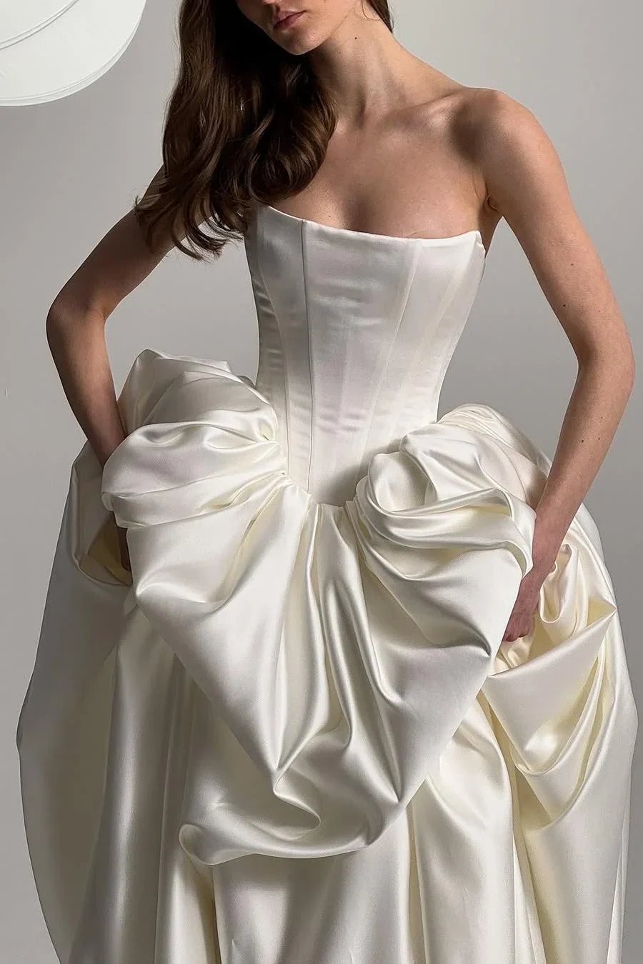 Exquisite Ivory Satin Sleeveless Strapless Long Wedding Dress with Ruffles - Image 4