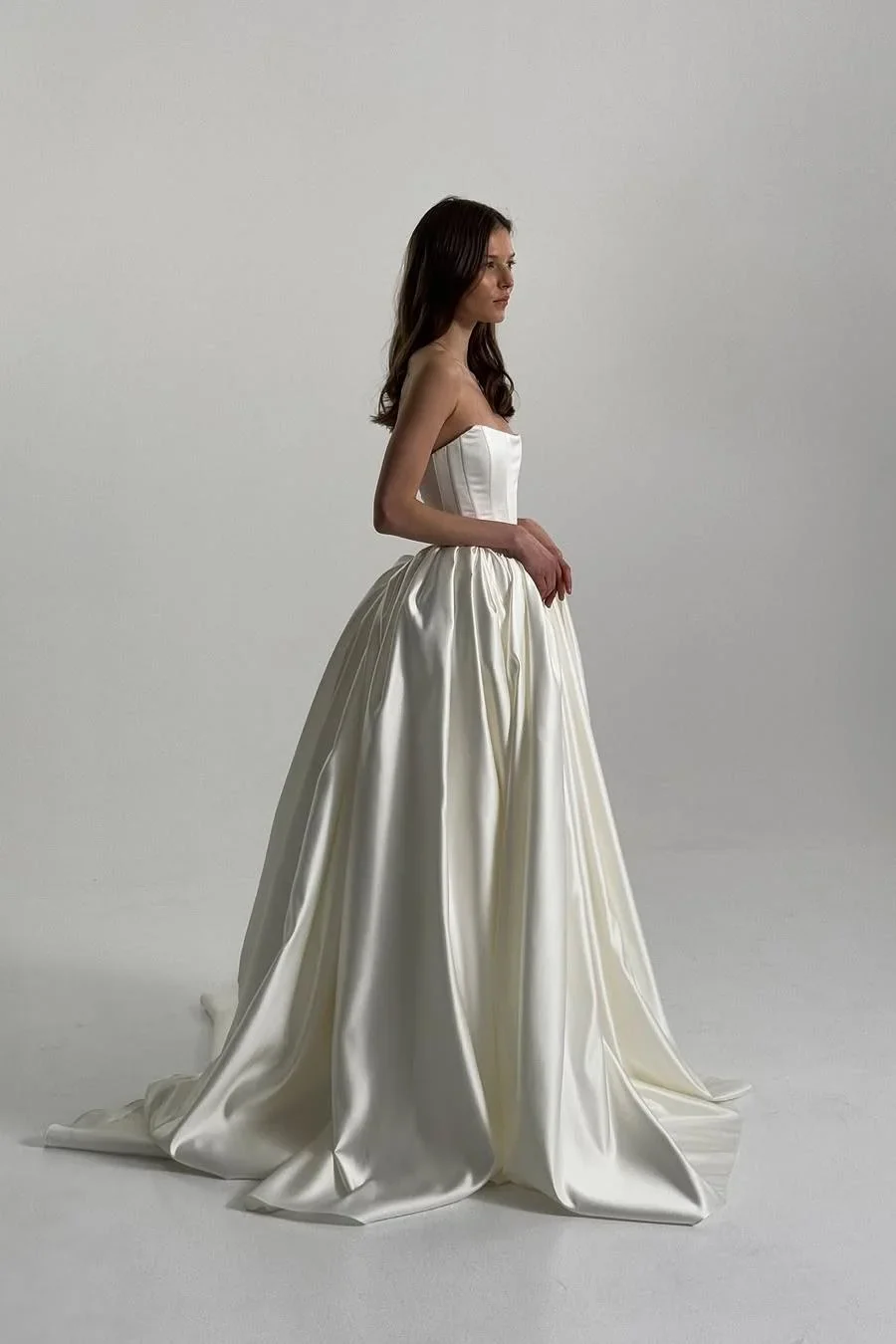 Exquisite Ivory Satin Sleeveless Strapless Long Wedding Dress with Ruffles - Image 6