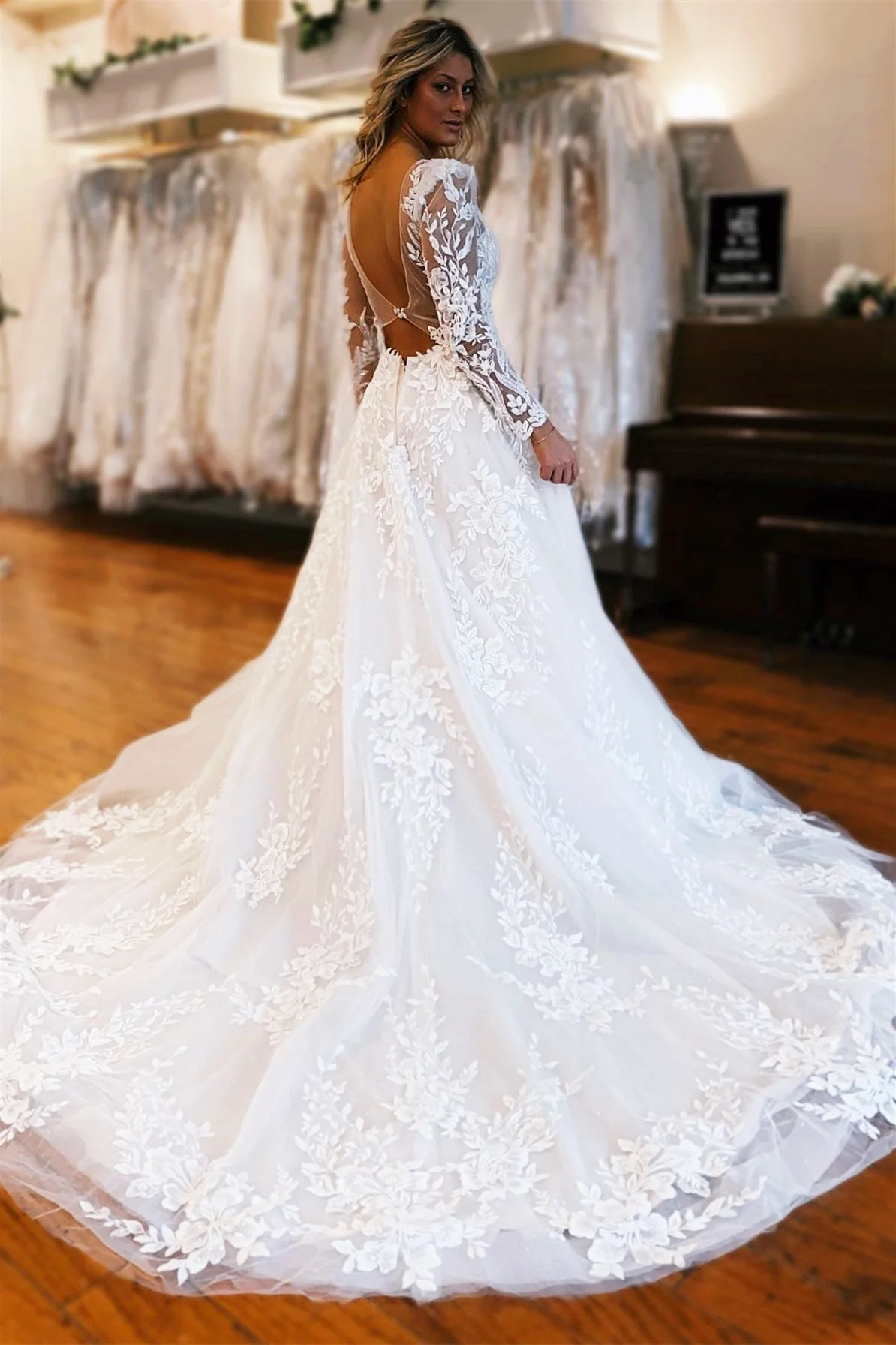 Exquisite V-Neck A-Line Wedding Dresses Long Sleeves Open Back With Appliques Lace - Image 2