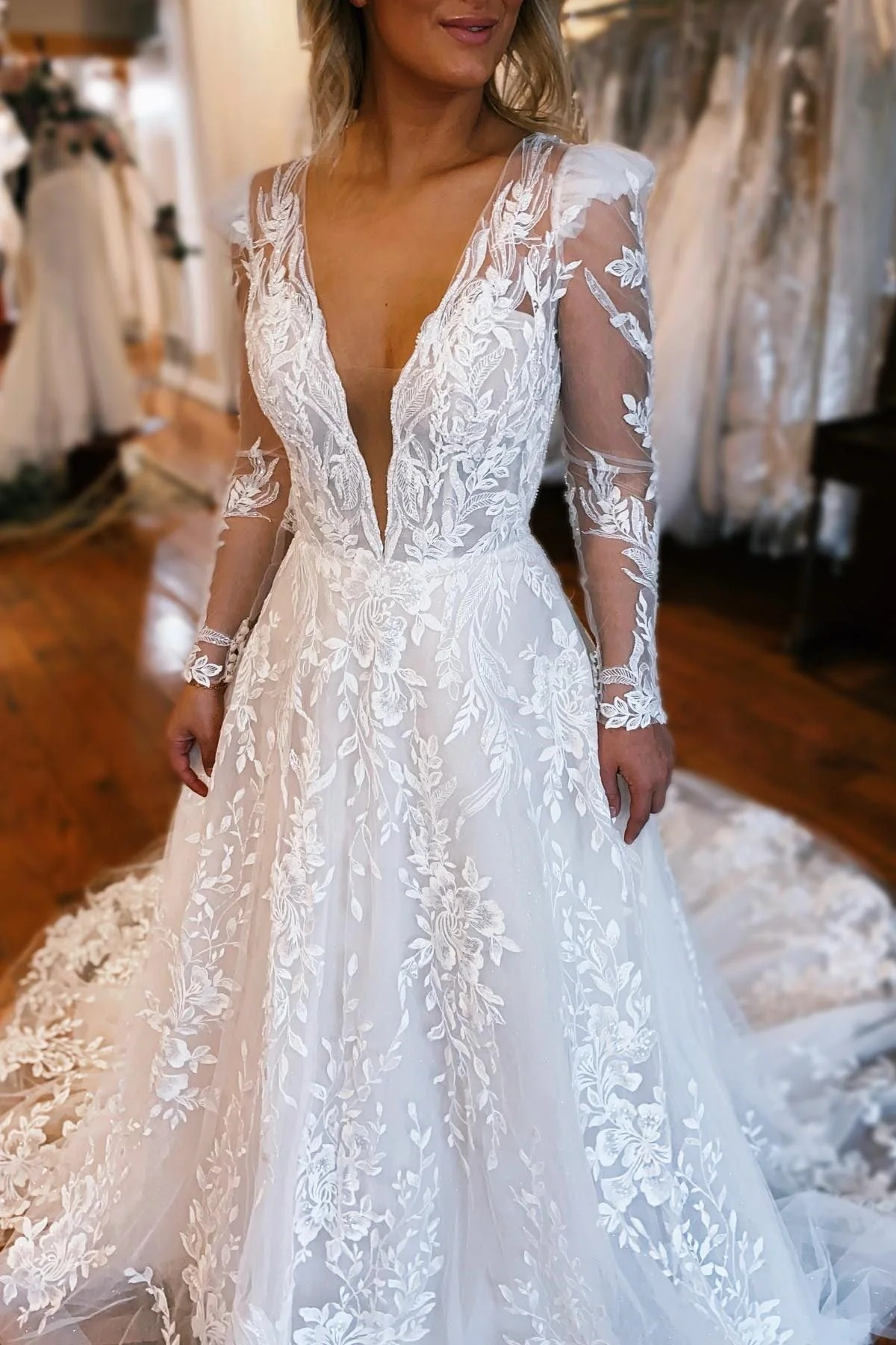 Exquisite V-Neck A-Line Wedding Dresses Long Sleeves Open Back With Appliques Lace - Image 3