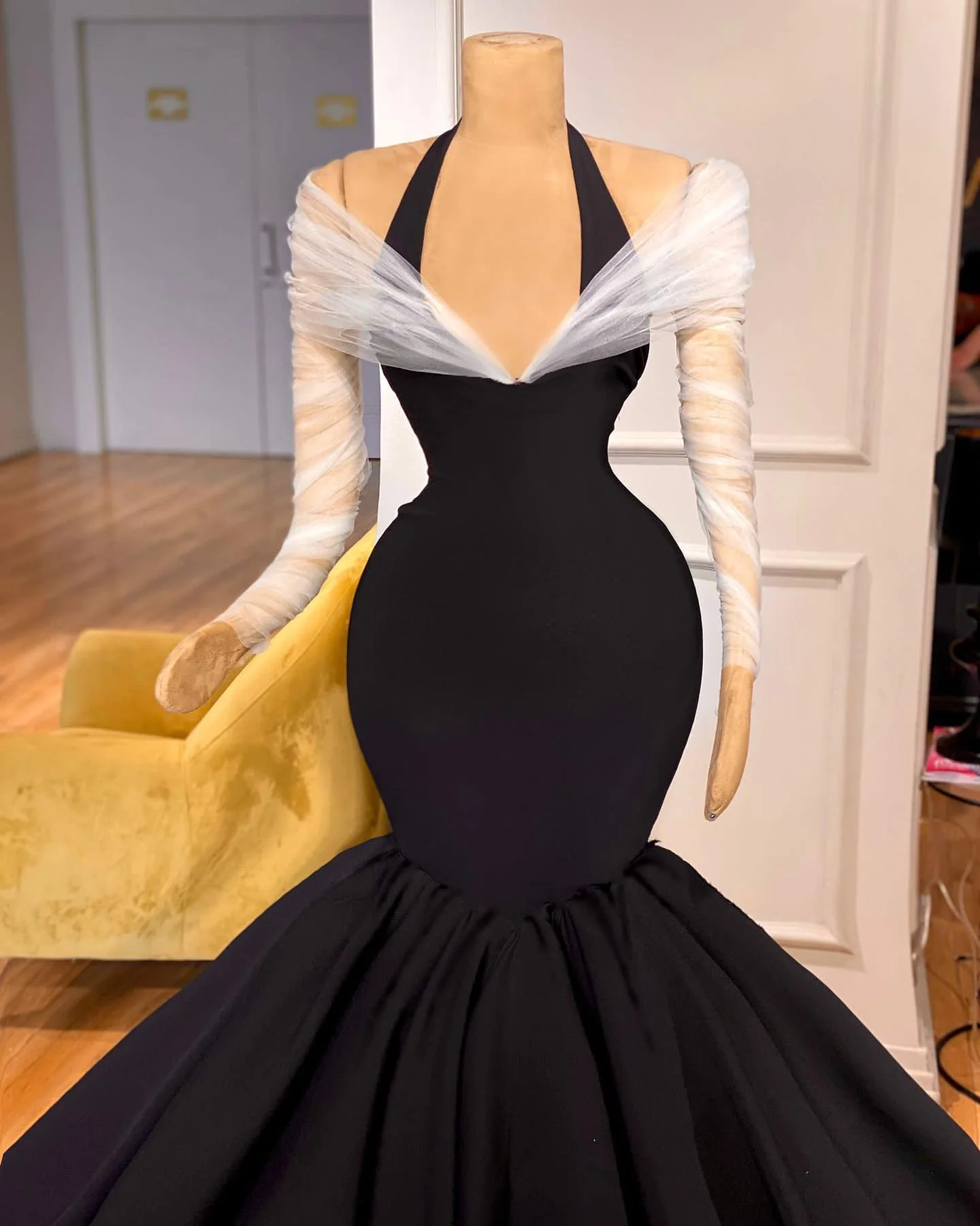 Chic Long Sleeves Halter Mermaid Prom Dresses With Ruffles Long - Image 2