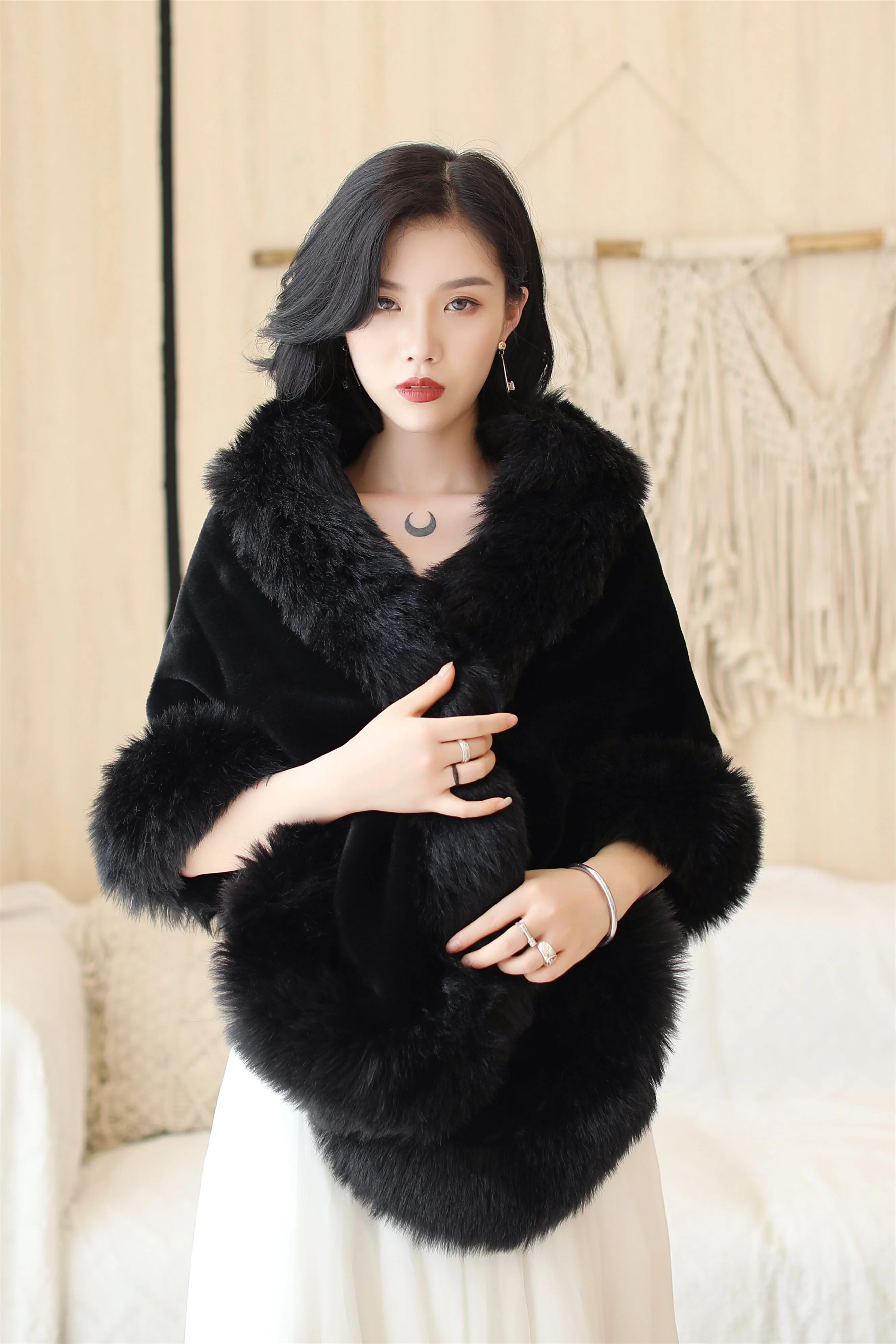 Faux Fur Rounded-Corner Wedding Gown Shawl in Black Bear and Fox Style - Image 7