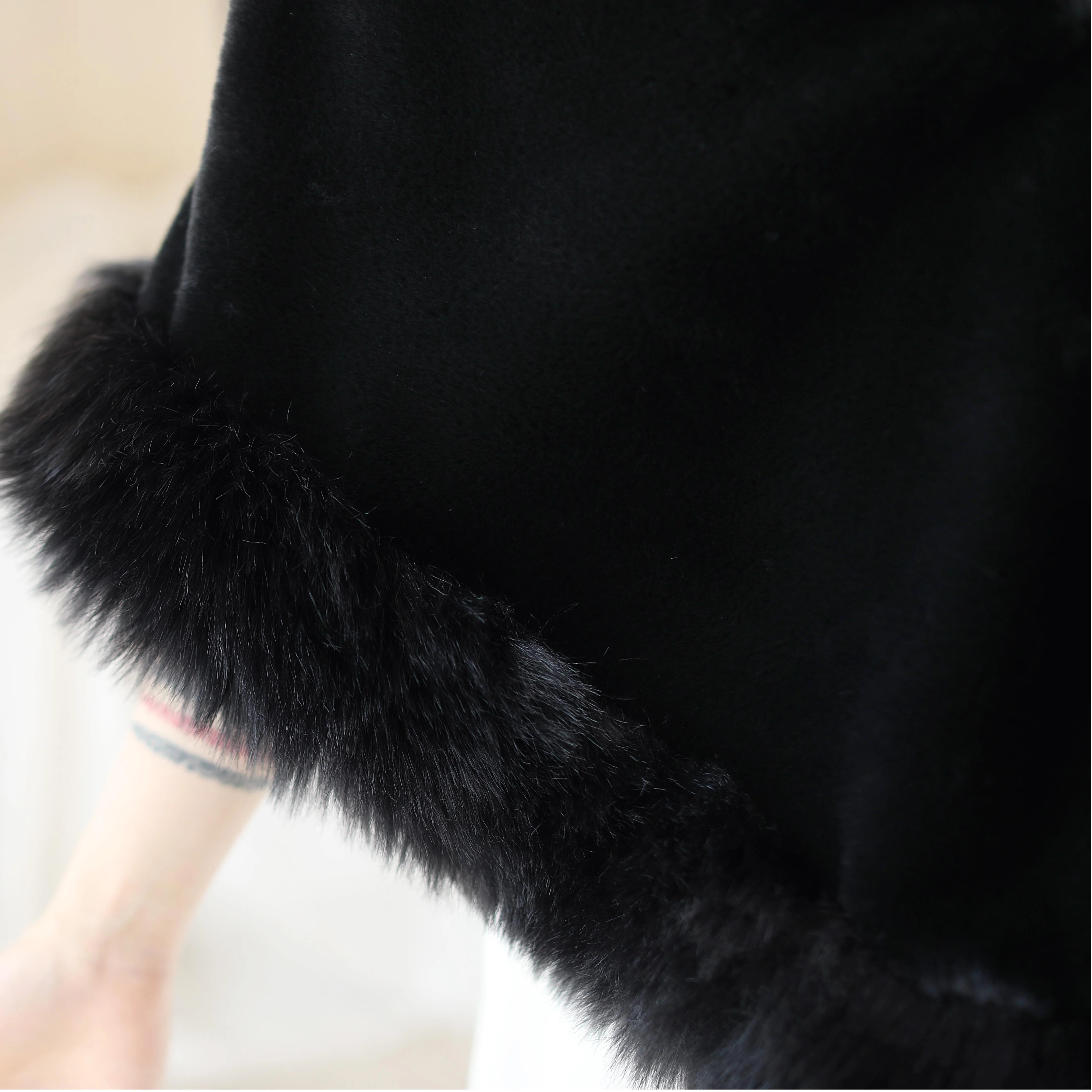 Faux Fur Rounded-Corner Wedding Gown Shawl in Black Bear and Fox Style - Image 9