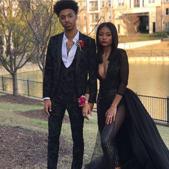 Glamorous Black Jacquard Three-Piece Slim Fit Men's Prom Suits - Image 2