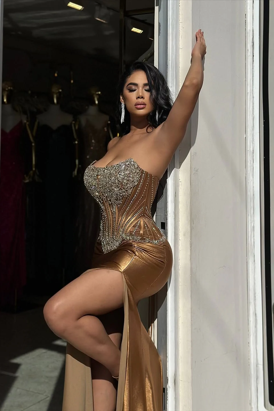 Glamorous Brown Strapless Sleeveless Satin Prom Dresses Mermaid Side Split With Beads - Image 3