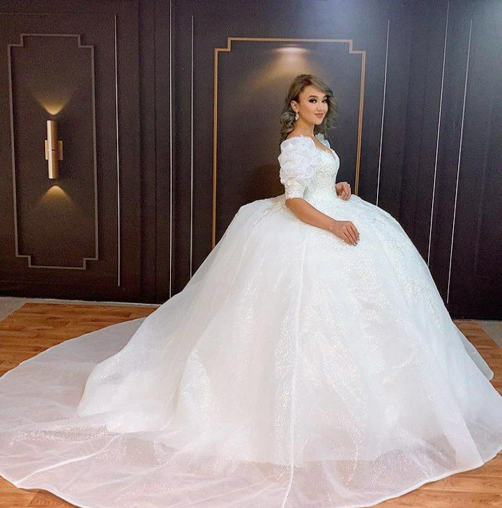 Glamorous Bubble Sleeves Vintage Ball Gown Wedding Dress With Lace Appliques - Image 2