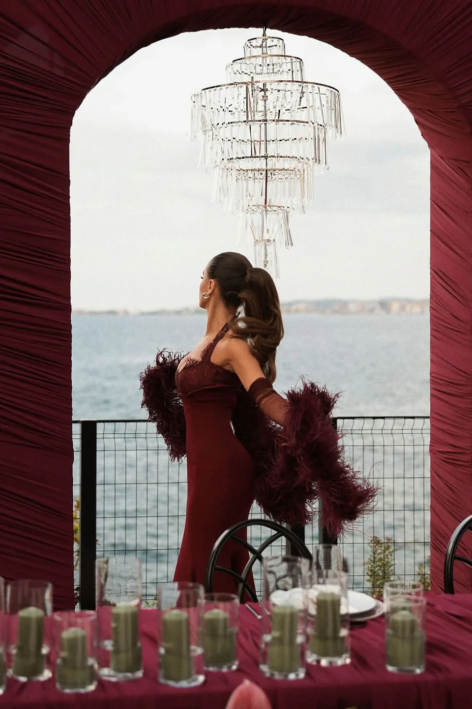 Glamorous Burgundy Sweetheart Halter Satin Prom Dress Mermaid Lace With Gloves - Image 2