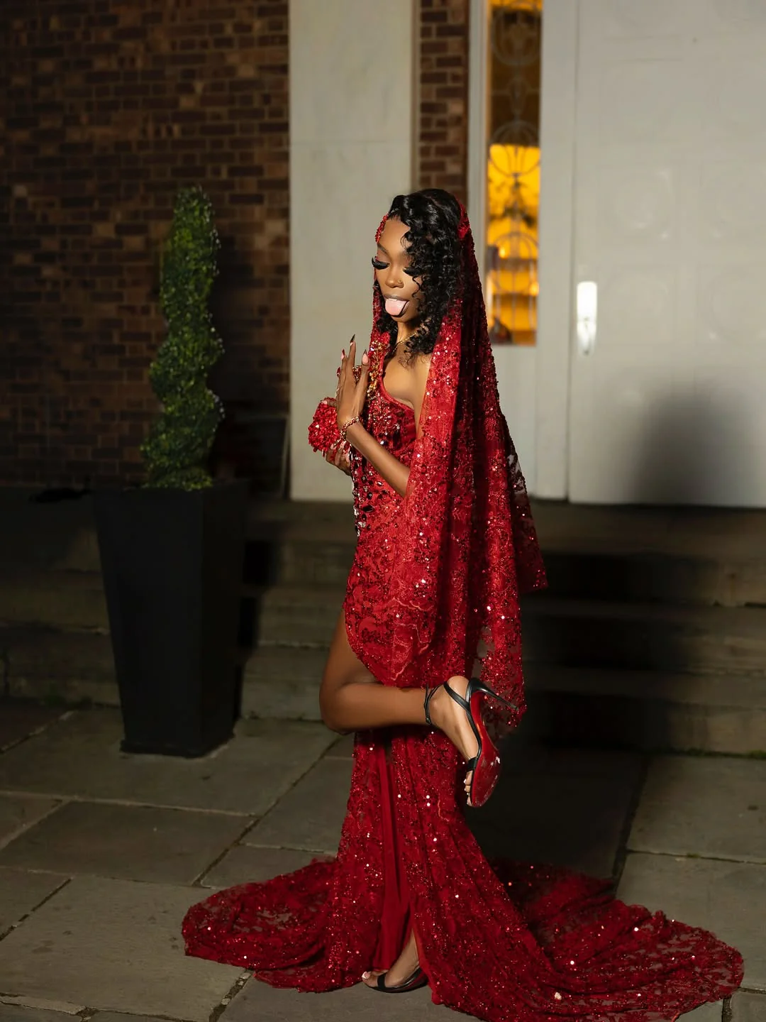 Glamorous Burgundy V-Neck Strapless Sleeveless Mermaid Prom Dresses Sheath Gem With High Split - Image 7