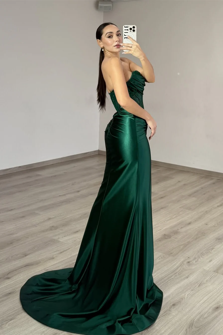 Glamorous Dark Green Sweetheart Satin Prom Dress Sleeveless Mermaid With Beads Pleats - Image 2