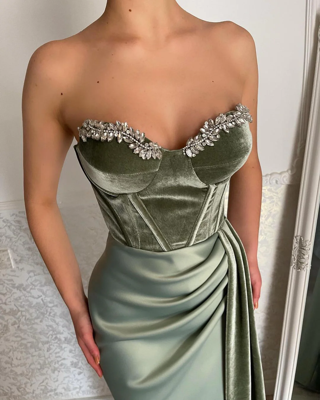 Charming Long Green Strapless Velvet Prom Dresses Long Slit Online - Image 2