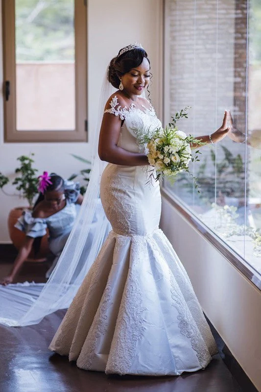 Glamorous Off the ShoulderLace Applique Mermaid Bridal Wedding Dresses - Image 3