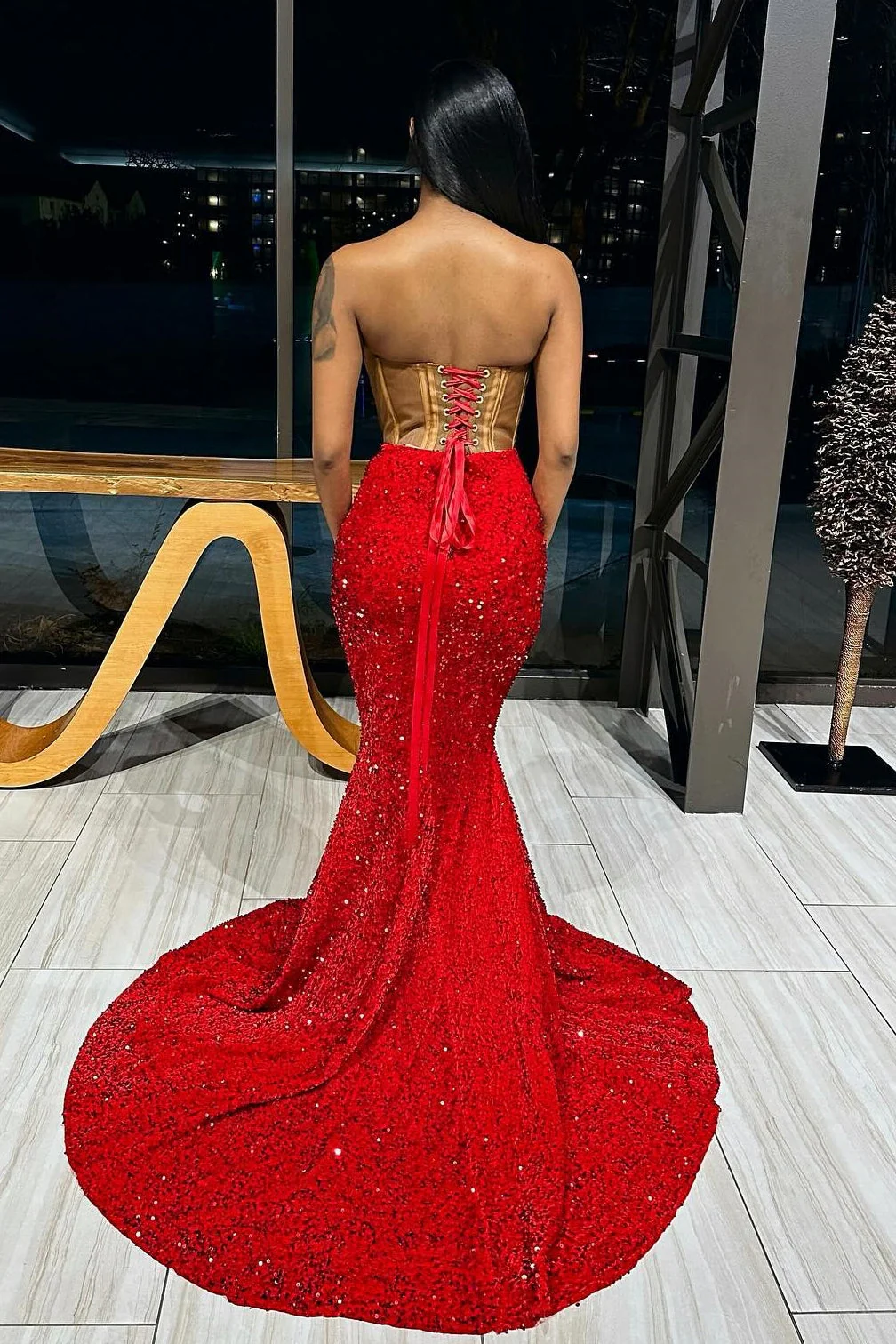 Glamorous Red Mermaid Strapless Sequins Appliques Prom Dress - Image 2