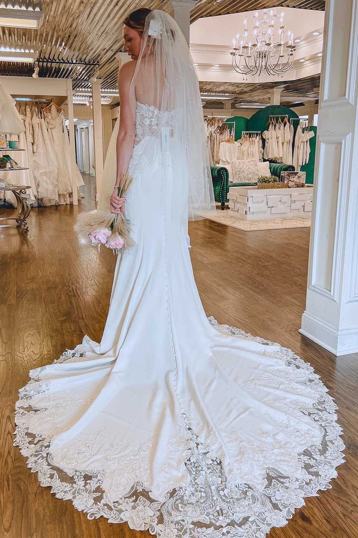 Glamorous Sweetheart Strapless Satin Mermaid Wedding Dresses Sleeveless Open Back With Appliques Lace - Image 2