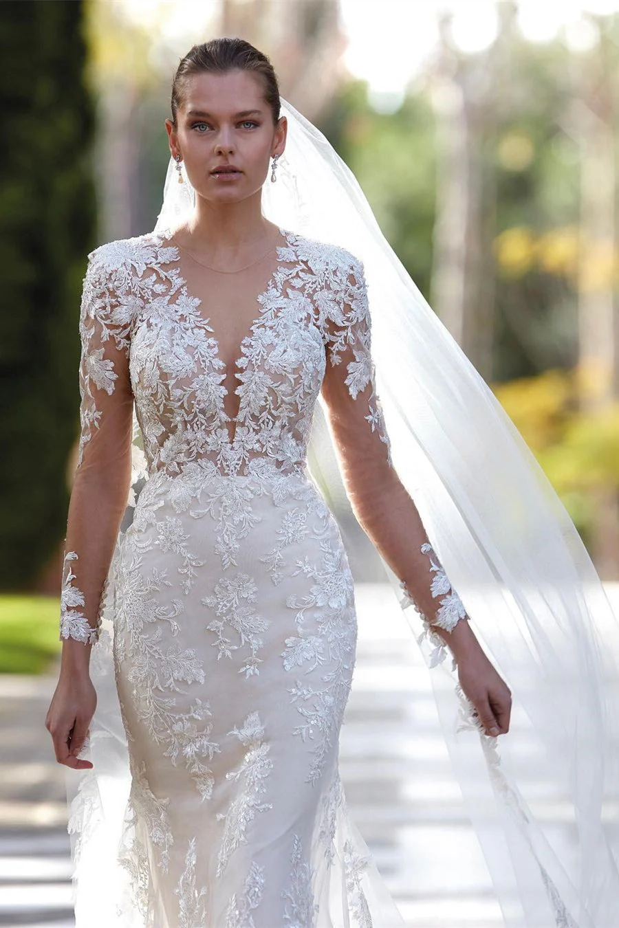 Glorious V-Neck Mermaid Appliques Long Sleeves Wedding Dresses Lace Appliques - Image 3