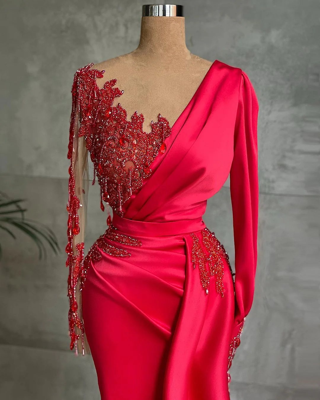 Gorgeous Red Long Sleeve Mermaid Evening Dress Lace Appliques Prom Gown Ruffles - Image 2